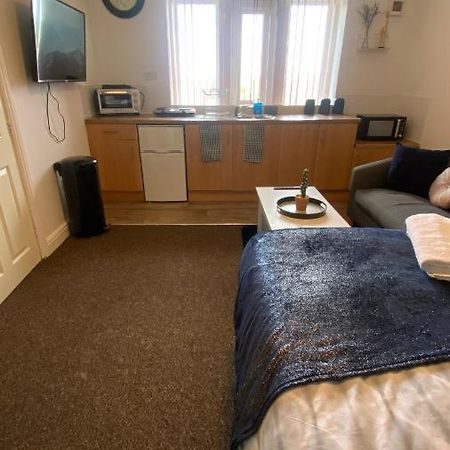 Bv Cosy Studio Eleven At Deighton Huddersfield Exterior foto