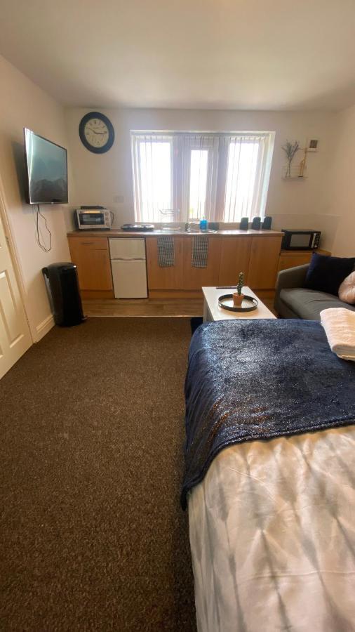 Bv Cosy Studio Eleven At Deighton Huddersfield Exterior foto